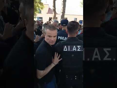 Επεισόδια στo χώρο της SEREXPO - Φυγαδεύτηκε ο Υφυπουργός Αγροτικής Ανάπτυξης