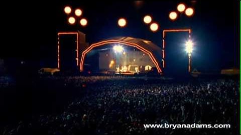 The Only Thing That Looks Good on Me Is You Live version - Live performance video thumbnail