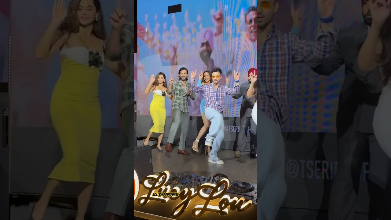 Star cast of khel khel mein film 