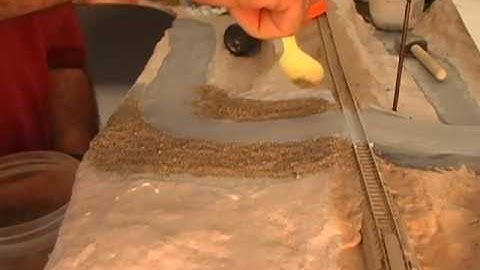 Model Railroads: Using Photos To Improve Your Modeling.  Make Realistic Roads & Scenery