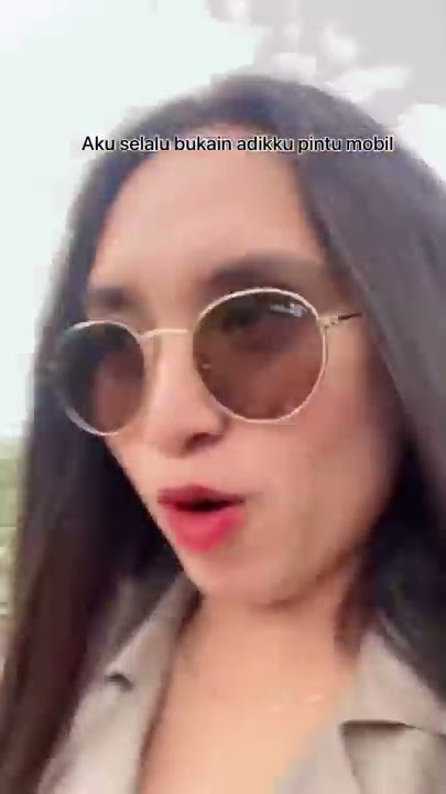 Viona pretends to be nice to Vilia🤣