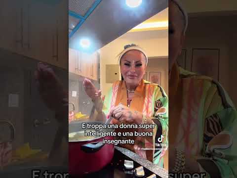 Video Rita de Crescenzo ci parla mentre cucina ...