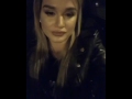 Бородина Ксения поёт в машине.