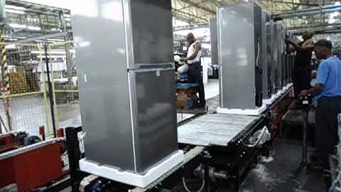 Conveyor systems South Africa handling fridges in assembly line