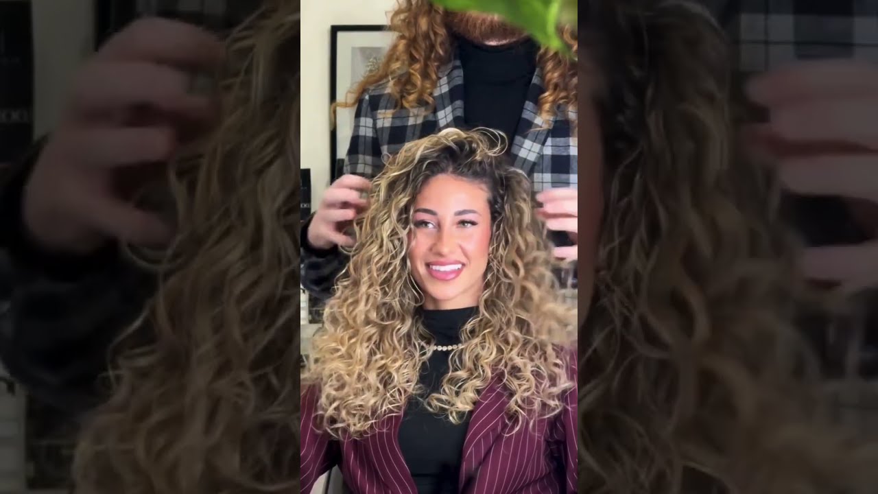 LOOKERS oggi taglio e colore su capelli ricci ! Che ne pensate di questo look ??❤️@look.totalbrand