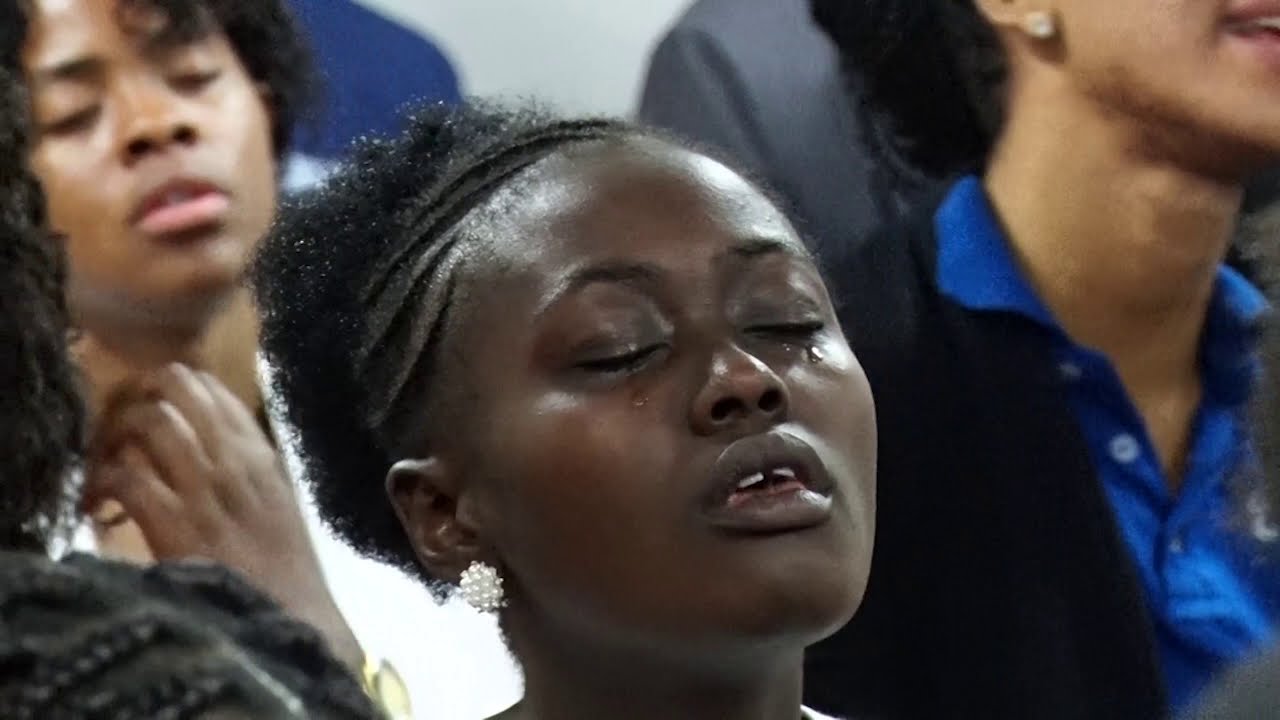 SIRI ANAYOITUMIA SHETANI KUWEZA KUWATESA WATU. BY PASTOR SUNBELLA KYANDO