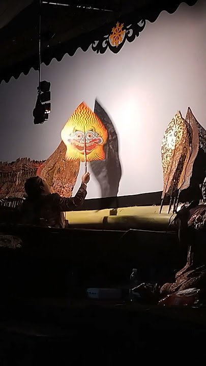 Gunungan #shorts #gunungan #kayon #wayang #wayangkulit #shadowpuppet #budayajawa #culture #tradition