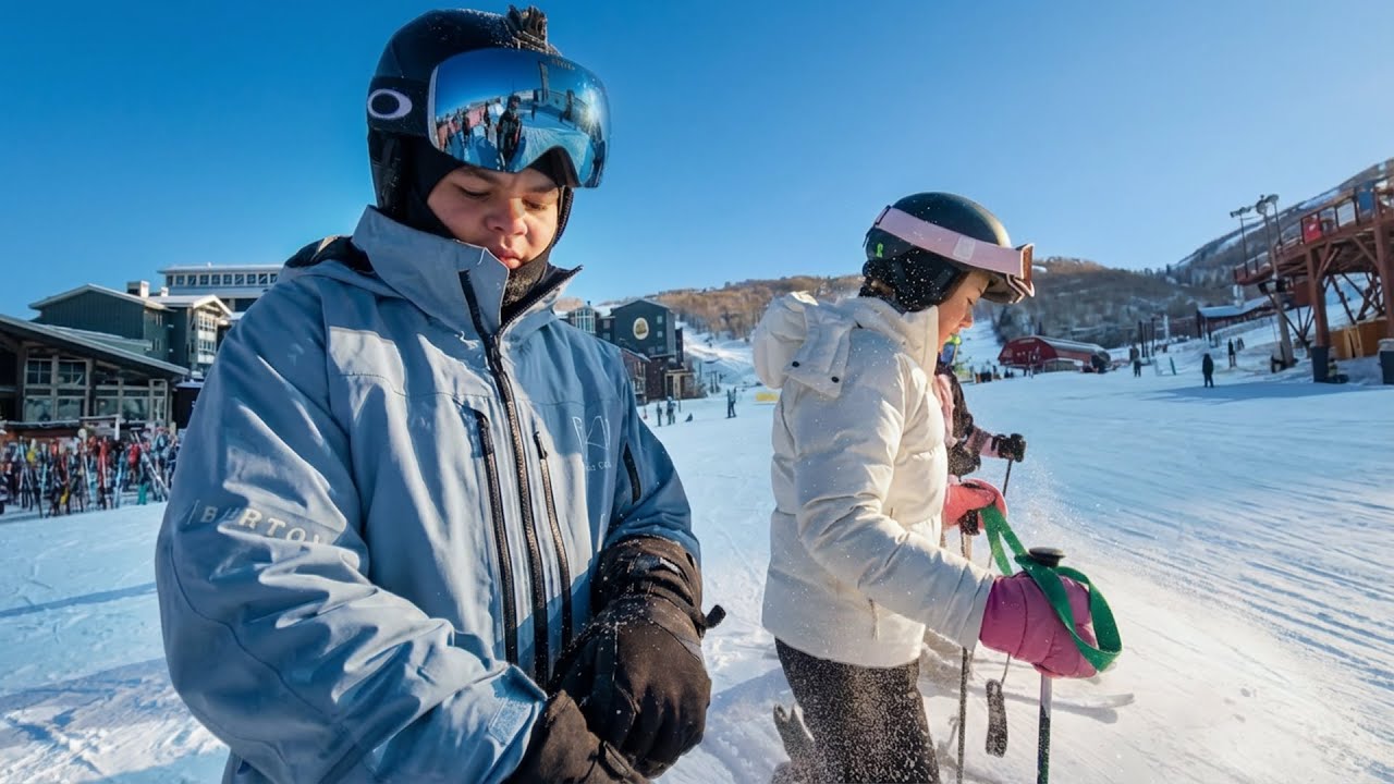 Jack Teaches His New Girlfriend How to Ski