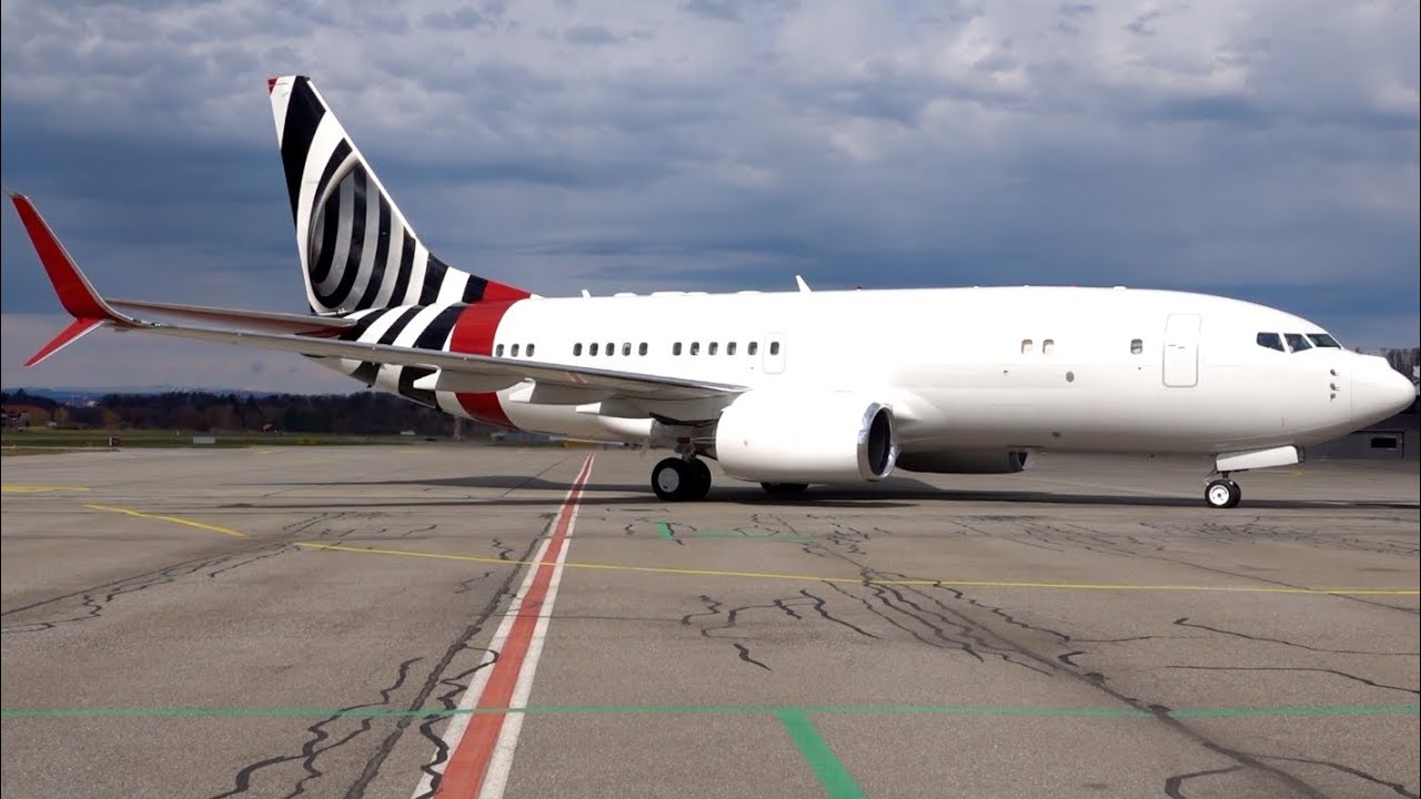 Eye-Catching! Boeing 737-7CJ (BBJ) N737ER Landing at Bern - YouTube