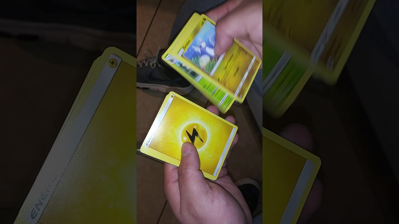 Pokemon Glaceon Tin Opening