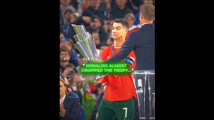 Portugal Players VS Trophy 😂