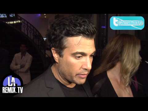 Entrevista a Jaime Camil estrena  "Pulling Strings" Los Ángeles premiere en el Regal Cinemas LA Liv