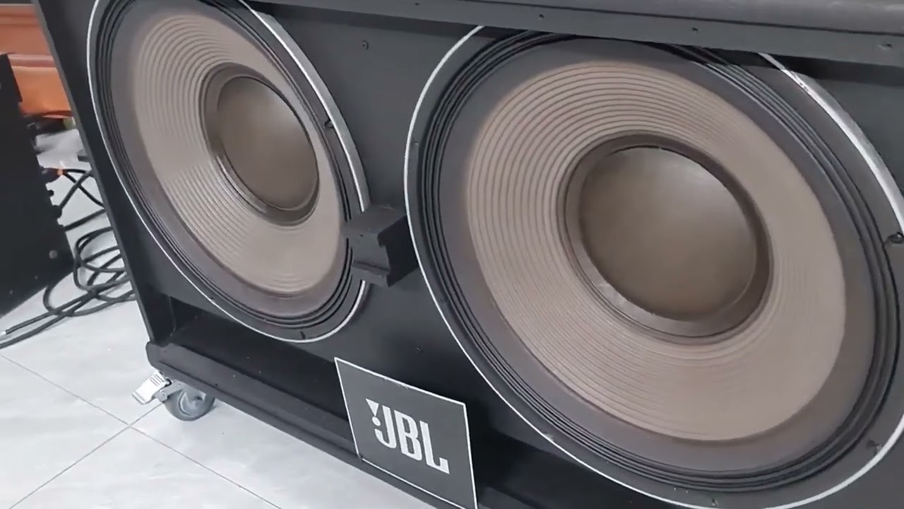 Loa JBL SRX-728S sản xuất tại Mỹ, hai củ loa neodymium 50cm,nặng 152kg/công suất 6400W LH 0796049145