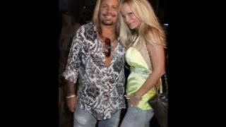 Vince Neil-Who'll Stop The Rain (https://www.facebook.com/forever1980s/)