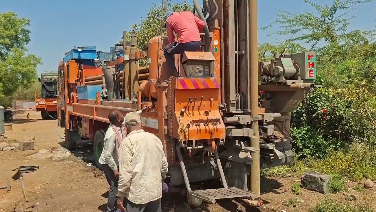 धाडस केल पण वाया नाही गेल बोरला पाणी किती लागलं बघा