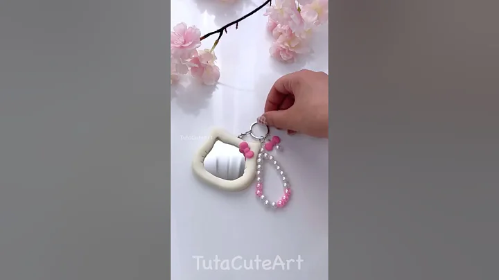 DIY Hello Kitty mirror keychain ✨