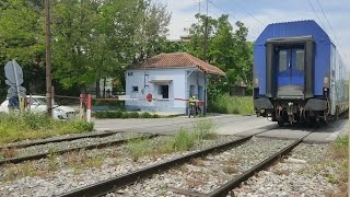 Hellenic Train IC52 leaving Larissa en route to Thessaloniki