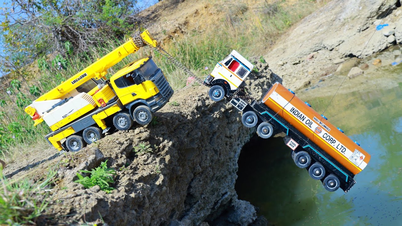 Petrol Tanker Dumper Truck Accident Biggest River Pulling Out Crane Liebherr Mini Tractor ? CS Toy