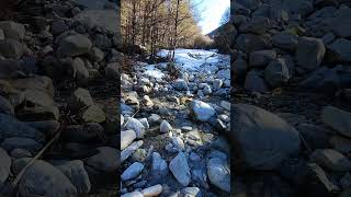El camino bordea el Arroyo hasta que desaparece Zanjon Hondo Cerro Alto El Petiso #primavera 2023
