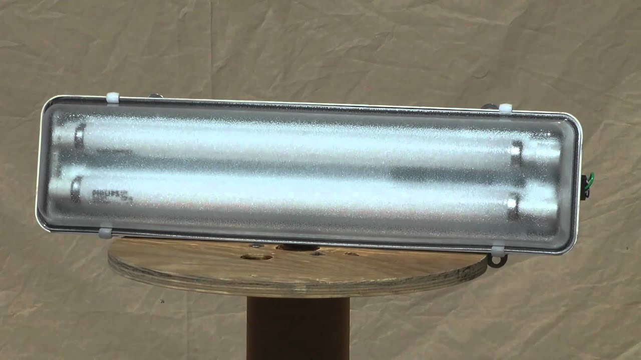 Class 1 Division 2 Fluorescent Light -2 Foot - Corrosion Resistant Requirements (Saltwater)