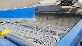 Sahi̇l Plaj Kum Eleme Temi̇zleme Maki̇nesi̇. Presti̇j Mak. San. Ltd. Şti̇. % Yerli̇ +90533 506 83 84 Gsm. Resimi