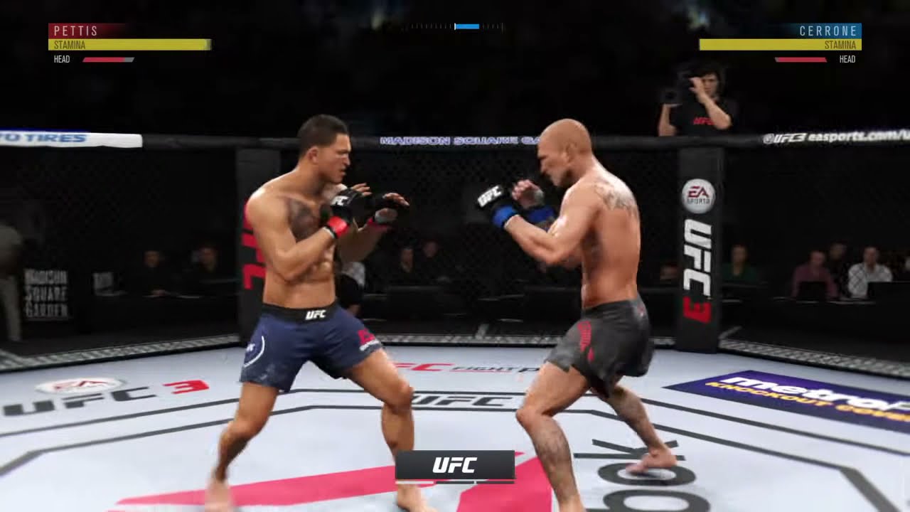 EA SPORTS™ UFC® 3 Anthony Pettis Lead Spinning cage kick knockout