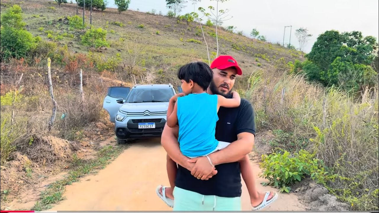 Ele Encontrou Uma Mulher Desacordada Dentro De Um carro e Descobre Que Ela está Morta 