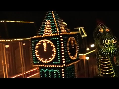 Main Street Electrical Parade, amazing miniature version.