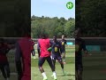 Eberechi Eze SKINS Bukayo Saka in England training!👀