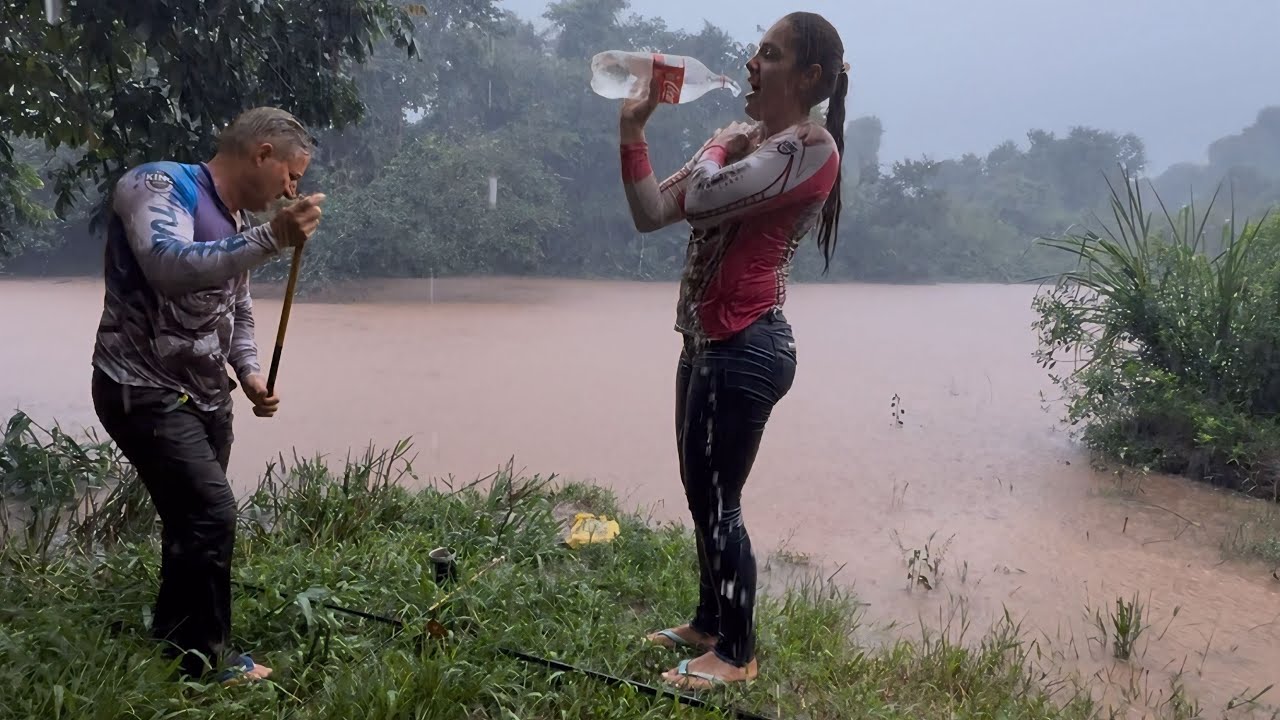 NÃO TEVE JEITO! PESCARIA HOJE FOI DEBAIXO DE MUITA CHUVA!