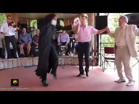 აი პაპიტო, ცეკვიტო სასტავიტოო