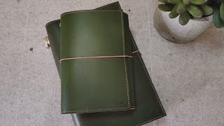 Join me for an unboxing of the new @paper_republic A6 Trifold in Botany Green and Rustic Rose! 