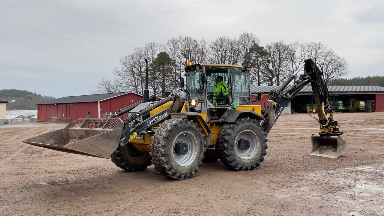 Köp Grävlastare Huddig 860 med redskap på Klaravik