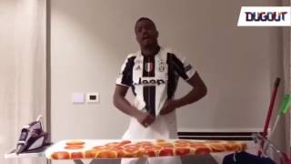 Patrice Evra I love this game. Stira la maglia della Juventus, da "calciatori pazzi"