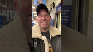My kids trying to share a shopping cart 🛒 #fredmeyer this is going to end Bad