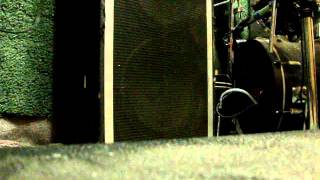 Kustom III Lead on Peavey 3620 cab