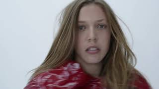 Female Model Movement L Shelby