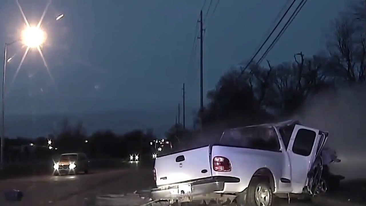 Police chase ending in a crash - YouTube