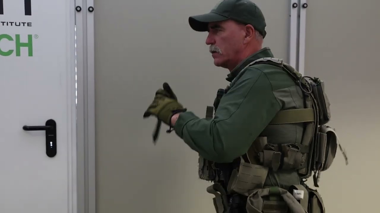 Basic Knife Fighting Techniques - Self Defense Training N0.3