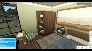 Custom closet design in Bloxburg.