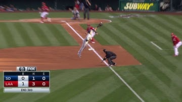 SD@LAA: Middlebrooks extends to snare a line drive