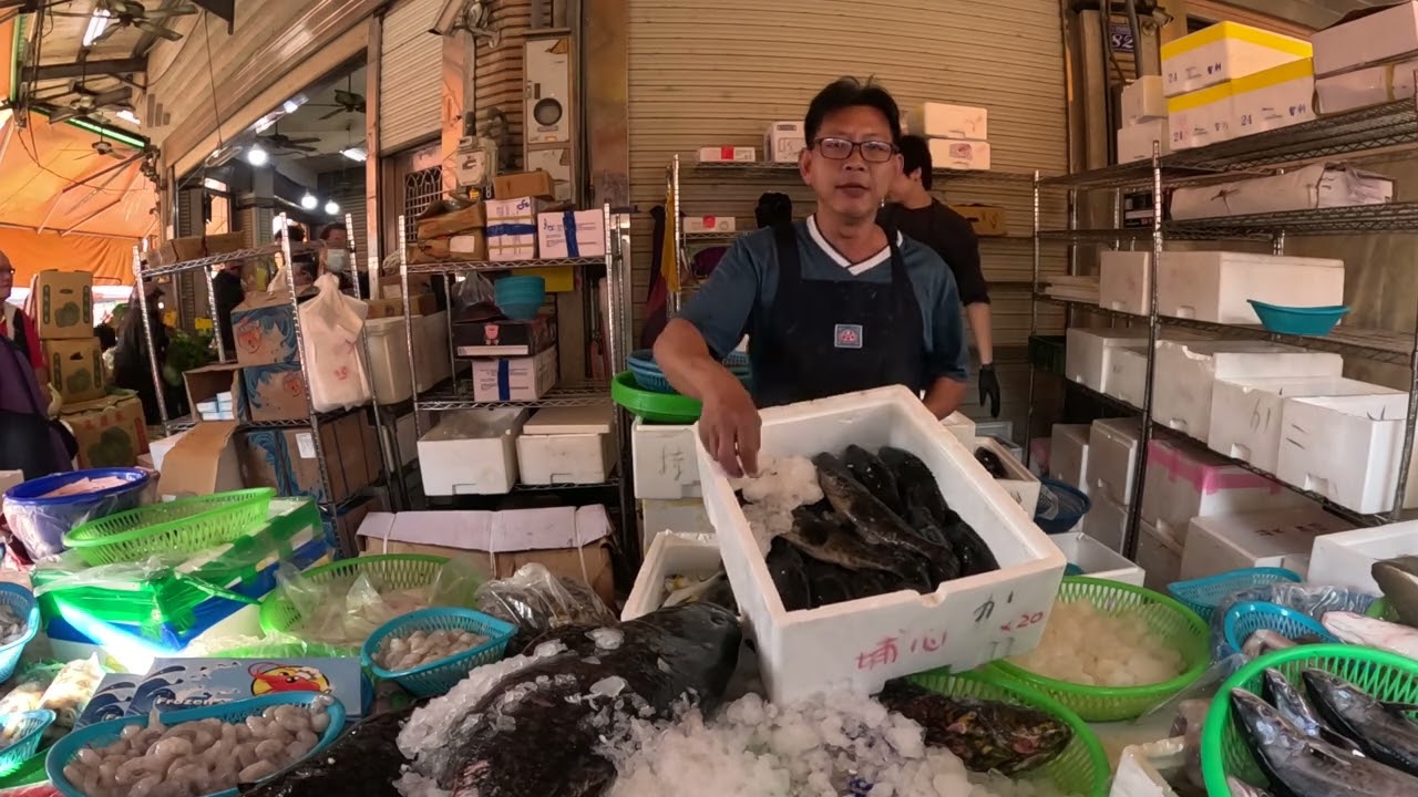 小季海鮮叫賣週六日：台中市北區柳川西路四段82號