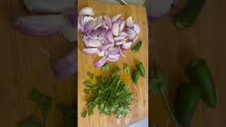 Green Masala Chicken | Pressure Cooker Chicken Recipe | Sister's Cuisines #food #shorts #curryrecipe
