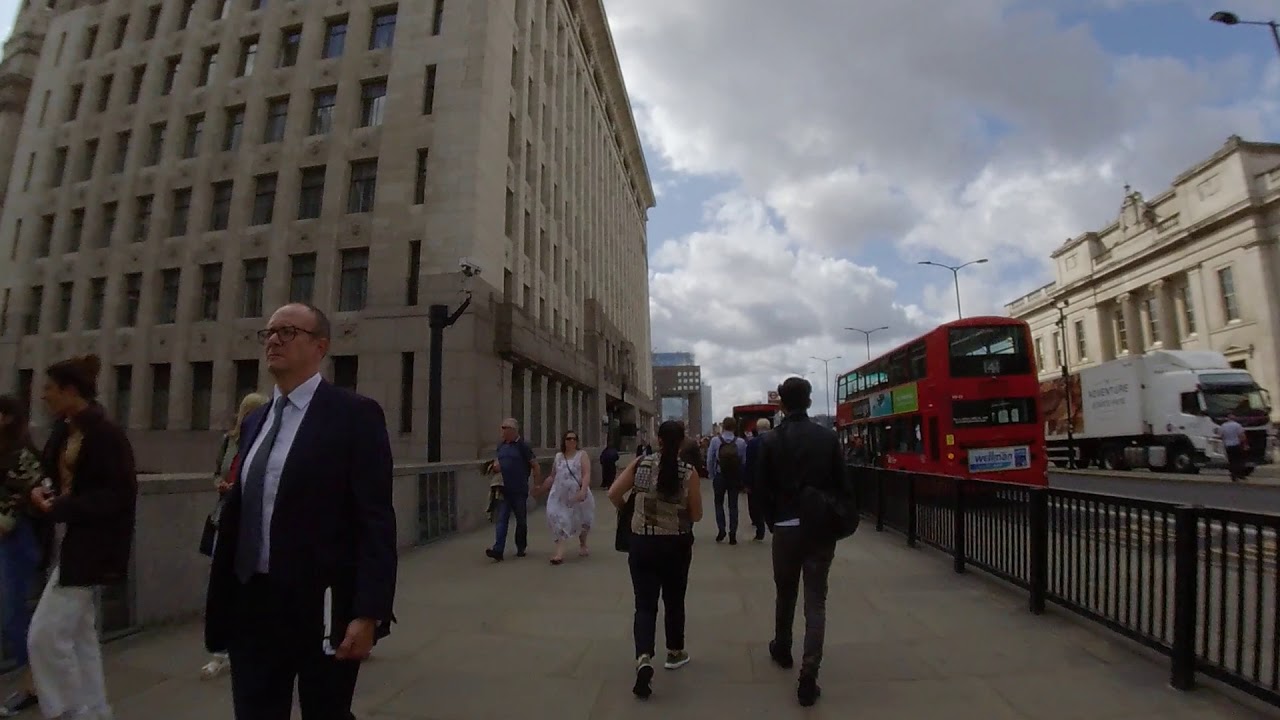 Walking video of King William Street, London YouTube