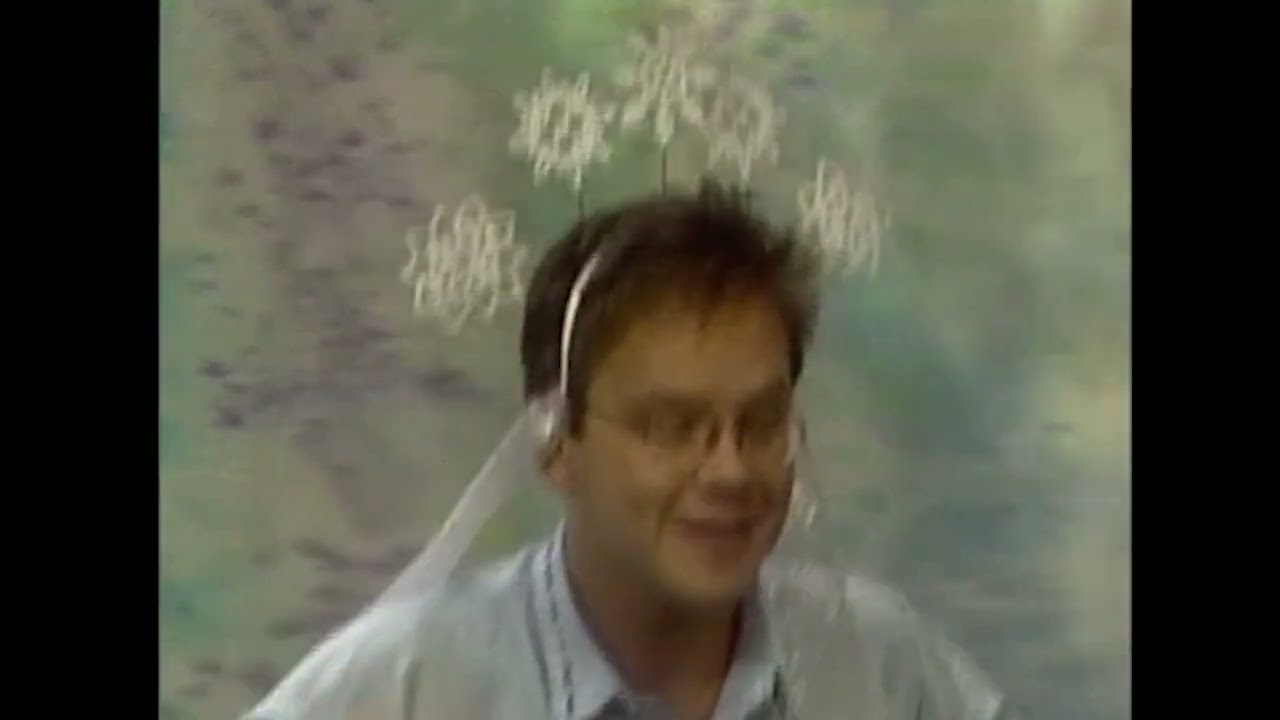 Sesame Street - Tim Robbins stars in Prairie Dawn's pagent