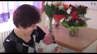 Esila Baby bekommt Besuch 👵 Oma, Melissa und Kerim sind da 👶🏻 Video mit Baby # 007