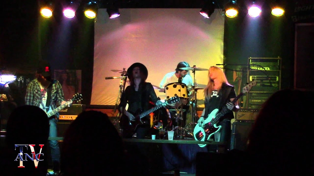 Honey LiVE at Diamond Jim's Saloon