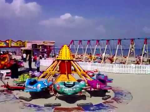 Filmed using a Nokia N95 in Weymouth, Dorset over the Easter Bank Holiday Weekend. Edited using iMovie on a Mac.