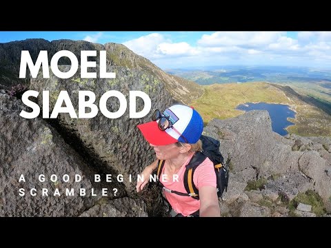Hiking Moel Siabod via Daear Ddu: An easy scramble in Snowdonia/Eryri