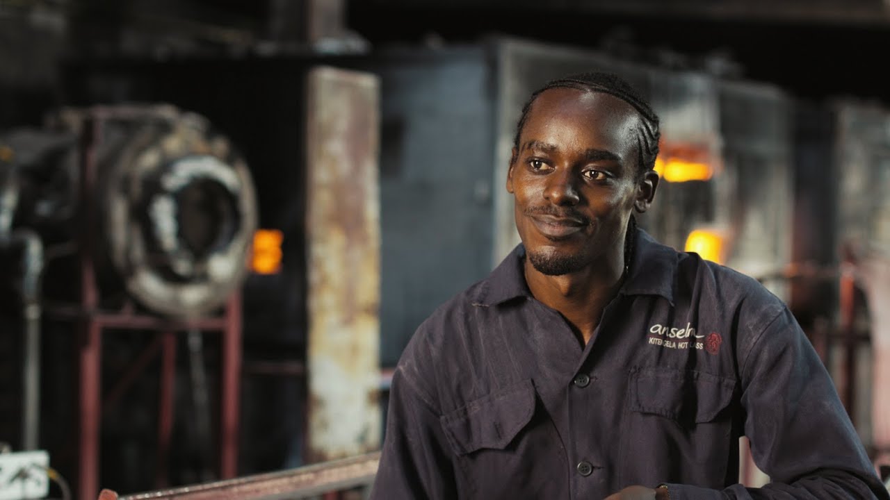 Procera || The Making of a Gin Bottle Feat. Kitengela Hot Glass